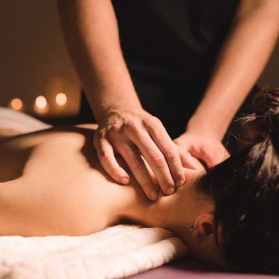 MASAŻ KOBIDO PLUS MASAŻ KARKU: lifting twarzy i głębokie rozluźnienie mięśni.