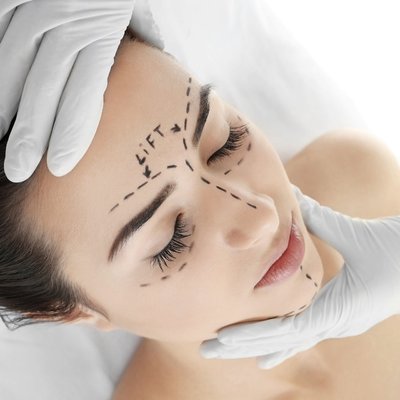 HIFU - NATYCHMIASTOWE UNIESIENIE! Bez nici, skalpela czy wypełniaczy! Zabieg na wybraną partię twarzy: policzki, chomiki, lwia zmarszczka lub podbródek. Efekt po 1 zabiegu bez konieczności popraw. Lifting klasy premium w cenie marzeń.