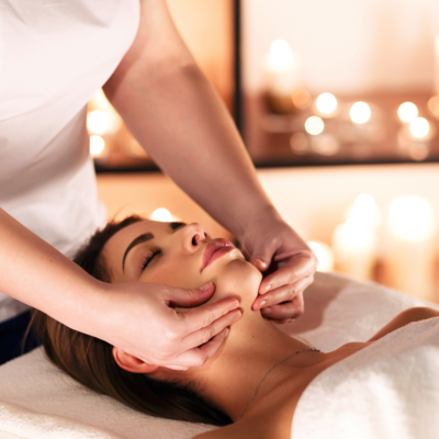 KOBIDO MASTERCLASS: dwugodzinny lifting twarzy z kamieniami Gua Sha, kulami szklanymi i bańkami chińskimi – dla kobiet pragnących maksymalnego efektu odmłodzenia i relaksu.