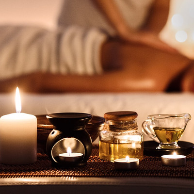 MASAŻ RELAKSACYJNY: głębokie odprężenie, wyciszenie i powrót do wewnętrznej równowagi – idealny prezent i moment tylko dla siebie.