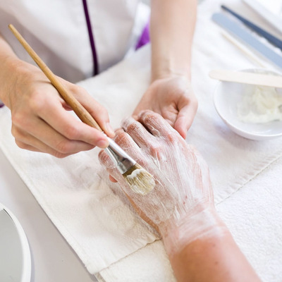 SPA DŁONI: dłonie jak po luksusowym zabiegu – miękkie, gładkie i odżywione już po jednej wizycie.