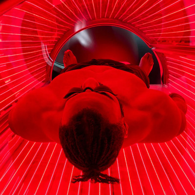 RED LIGHT THERAPY & NIR: regeneracja komórek, szybsza odbudowa i widoczna poprawa kondycji skóry oraz ciała – technologia światła, którą poczujesz od środka.