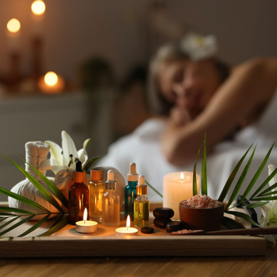 RYTUAŁ GŁĘBOKIEGO WYCISZENIA: masaż twarzy, nóg i stóp z aromaterapią i muzykoterapią – luksusowy relaks dla ciała i umysłu.