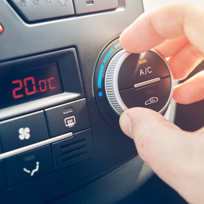 KLIMATYZACJA - Kompleksowy serwis klimatyzacji w Twoim samochodzie! Ozonowanie i 50 g czynnika GRATIS! 