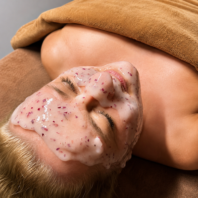 SEKRET MŁODOŚCI – WZMOCNIONE KOBIDO & GLOW SKIN: napięta, wygładzona i promienna skóra bez ingerencji – efekt widoczny od razu.